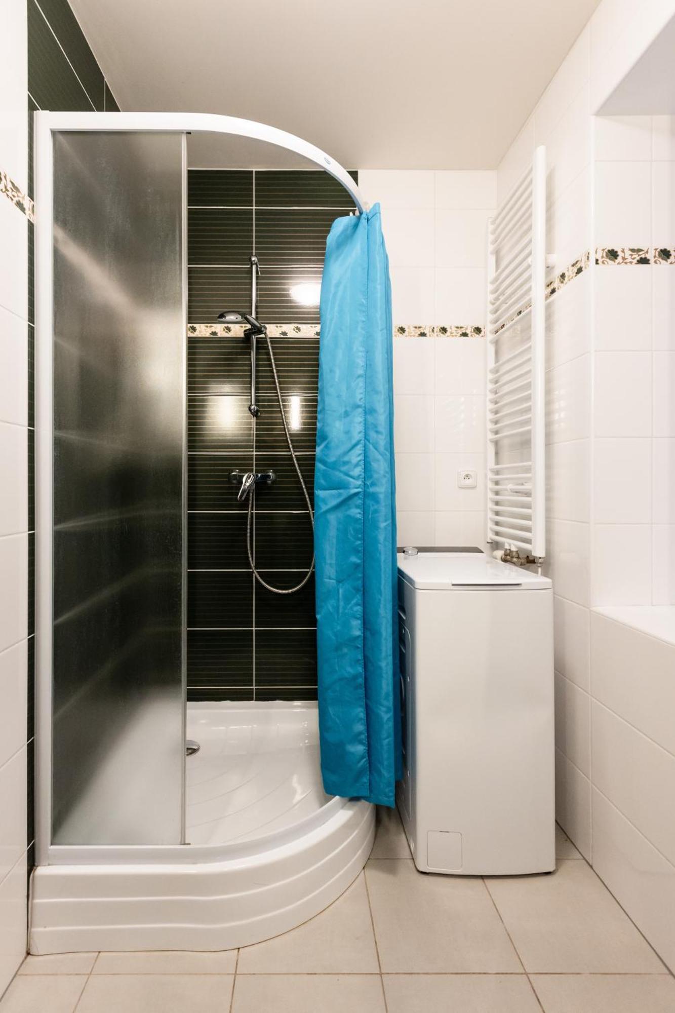 Spacious In Quiet Courtyard Near Charles Bridge * Praga
